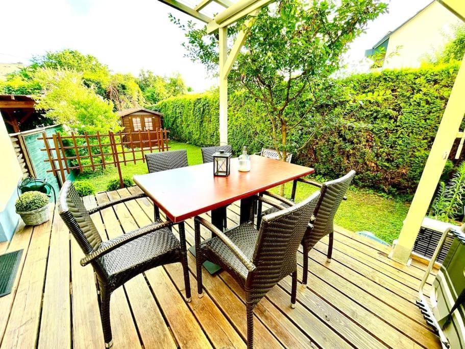 Schoene Wohnung Mit Eigenen Eingang Und Terrasse Gosseling 外观 照片